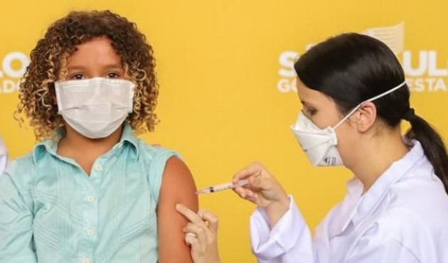 Após aprovação da Anvisa, São Paulo vacina primeiras crianças com Coronavac