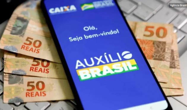 Com aval da Economia, governo deve recriar auxílio de R$ 200 para turbinar Auxílio Brasil