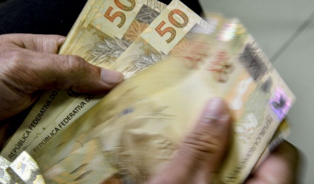 Câmara aprova MP que define salário mínimo em R$ 1.212 