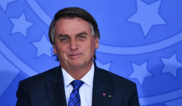 Bolsonaro diz a apoiadores que Auxílio Brasil pode subir para R$ 600