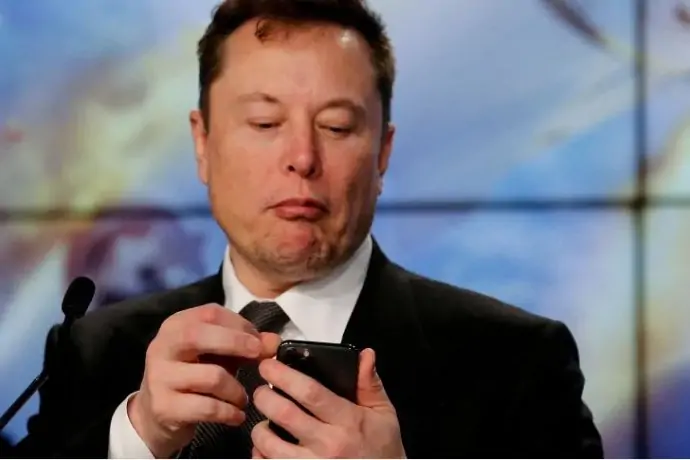 Elon Musk diz que ainda está comprometido com a compra do Twitter