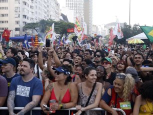 Ato no RJ com Caetano, Chico e Gil repudia anistia e PEC da Blindagem