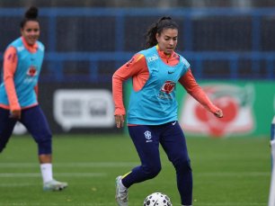 Meio-campista Angelina espera jogo difícil contra a Inglaterra