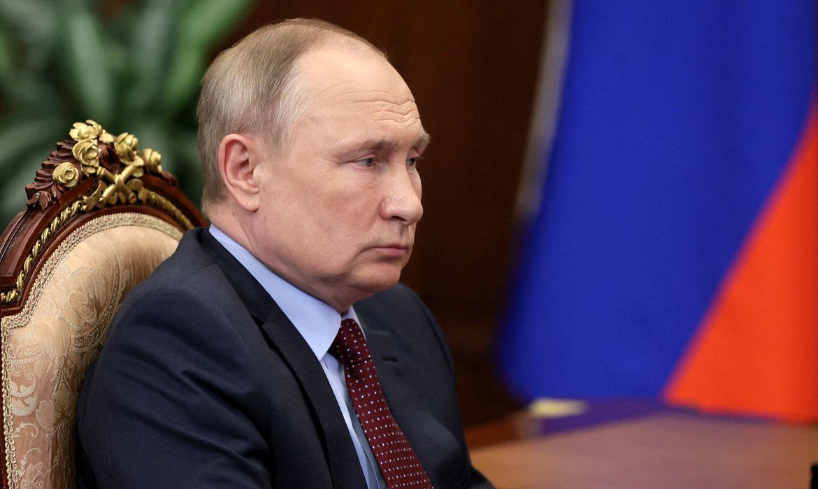 Mesmo com guerra Putin aumenta salário mínimo na Rússia