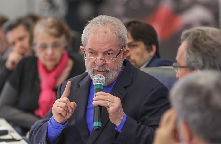 PT ameaça registrar Lula mesmo se ele for preso